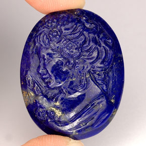 43.25 ct Violet Lapis Lazuli Stone, Natural Lapis Lazuli in Carved Cameo Shape for Sale