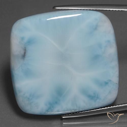 Larimar Coussin en damier des États-Unis 58,94 ct, dimension 30,8 x 29,3mm, pureté Opaque , pierre gemme naturelle Non traité, 1 pièce Larimar de couleur Bleu clair, dureté Mohs de 4.5 à 5, Photo A