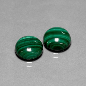 8.77 ct Green Malachite Gemstone, Malachite Gem in Round Cabochon Shape for Sale.