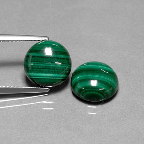 8.77 ct Green Malachite Stone, Natural Malachite in Round Cabochon Shape for Sale