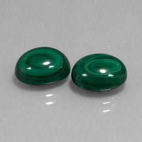 8.09 ct Green Malachite Gemstone, Malachite Gem in Oval Cabochon Shape for Sale.