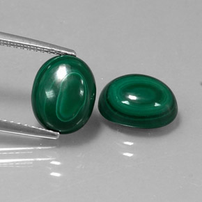 8.09 ct Green Malachite Stone, Natural Malachite in Oval Cabochon Shape for Sale