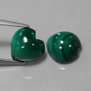 6.99 ct Green Malachite Gemstone, Malachite Gem in Heart Cabochon Shape for Sale.
