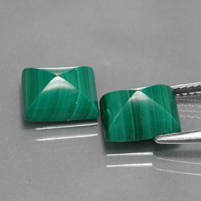 Malachite Gemstone in 8.9 x 7.4 mm Size for Sale, Malachite Stone in Multicolor Green Color