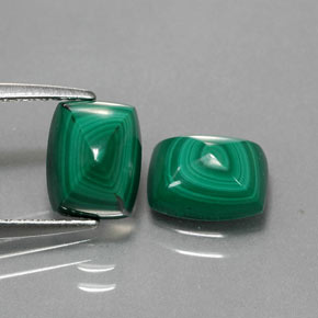 4.05 ct Green Malachite Gemstone, Malachite Gem in Baguette Cabochon Shape for Sale.