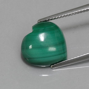 7.84 ct Green Malachite Gemstone, Malachite Gem in Heart Cabochon Shape for Sale.