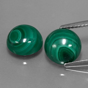 6.39 ct Green Malachite Gemstone, Malachite Gem in Round Cabochon Shape for Sale.