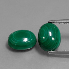 8.40 ct Green Malachite Gemstone, Malachite Gem in Oval Cabochon Shape for Sale.
