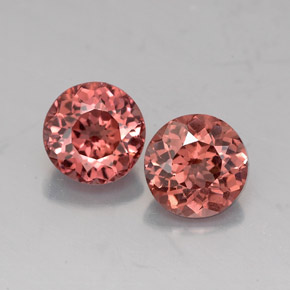 2.38 ct Orange Malaya Garnet Gemstone, Malaya Garnet Gem in Round Facet Shape for Sale.