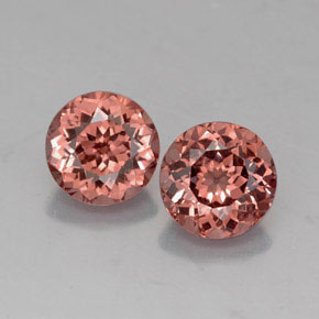2.46 ct Orange Malaya Garnet Gemstone, Malaya Garnet Gem in Round Facet Shape for Sale.