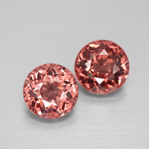 5.32 ct Pink Malaya Garnet Gemstone, Malaya Garnet Gem in Round Facet Shape for Sale.