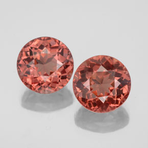 5.32 ct Pink Malaya Garnet Gemstone, Malaya Garnet Gem in Round Facet Shape for Sale.