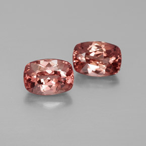 2.60 ct Pink Malaya Garnet Gemstone, Malaya Garnet Gem in Cushion-Cut Shape for Sale.