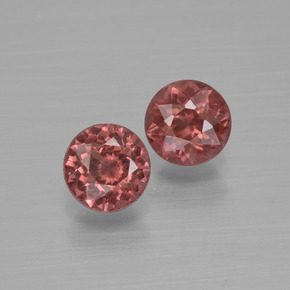 1.63 ct Pink Malaya Garnet Gemstone, Malaya Garnet Gem in Round Facet Shape for Sale.