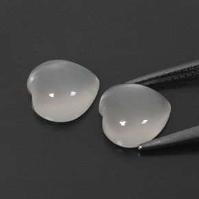 4.56 ct White Moonstone Gemstone, Moonstone Gem in Heart Cabochon Shape for Sale.