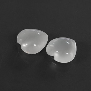 4.52 ct White Moonstone Gemstone, Moonstone Gem in Heart Cabochon Shape for Sale.