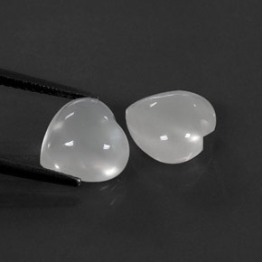 4.52 ct White Moonstone Stone, Natural Moonstone in Heart Cabochon Shape for Sale