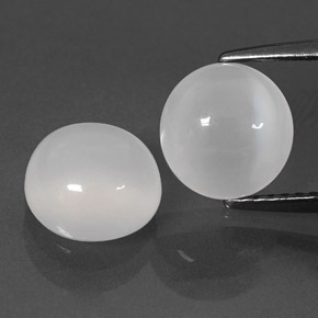 4.15 ct White Moonstone Gemstone, Moonstone Gem in Round Cabochon Shape for Sale.