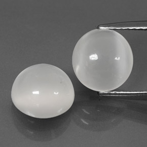 3.86 ct White Moonstone Gemstone, Moonstone Gem in Round Cabochon Shape for Sale.