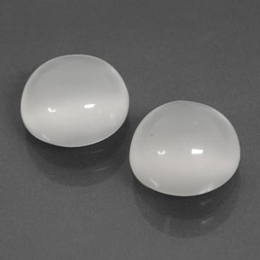 3.86 ct White Moonstone Stone, Natural Moonstone in Round Cabochon Shape for Sale