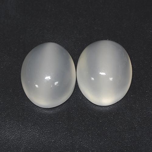 4.1ct Oval Cabochon Cream Moonstone for sale thumb image of 4.1ct Oval Cabochon Cream Moonstone (ID: 400195)