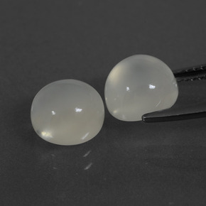 Moonstone Gemstones in 8 mm (calibrated) Size for Sale, Moonstone Stones in Warm White Color