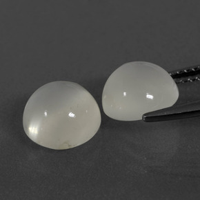 Moonstone Gemstones in 8 mm (calibrated) Size for Sale, Moonstone Stones in Warm White Color