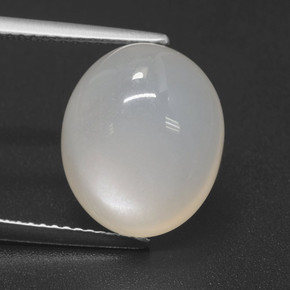 7.6ct Oval Cabochon White Moonstone Gem for sale 7.6ct Oval Cabochon White Moonstone Gem (ID: 460445)