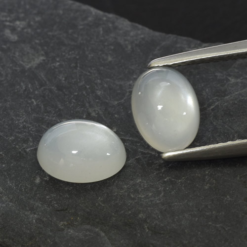Warm White Moonstone Gem - 1.3ct Oval Cabochon (ID: 480086)
