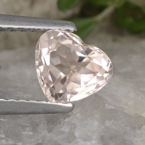 Very Light Pink Morganite Gem - 0.9ct Heart Facet (ID: 473603)