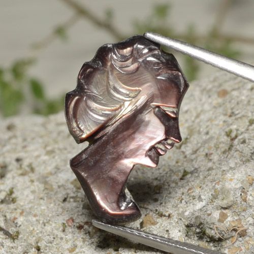 Nacre sculptée de 3,9 ct, 20 x 13,2 mm de Chine, Photo A