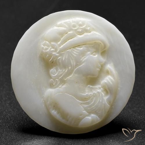 14.65 ct Carved Mother of Pearl, 25 mm From China, Photo A
