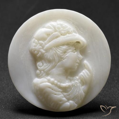 Madreperla bianco taglio rotondo da 17,41 ct dalla Cina, dimensione 25,1mm, pietra preziosa naturale Acqua dolce naturale , purezza Opaque, Madreperla Cameo rotondo intagliato da 1 pz, durezza Mohs di 2,5 - 4,5, Photo A