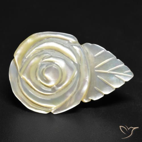 Madreperla Blanco Rosa tallada de 16.46 ct de China, dimensión 27,1x18,4 mm, piedra preciosa natural Agua dulce natural, claridad Opaco, Madreperla de 1 pieza en color Blanco perlado, dureza Mohs de 2.5 - 4.5, Photo A