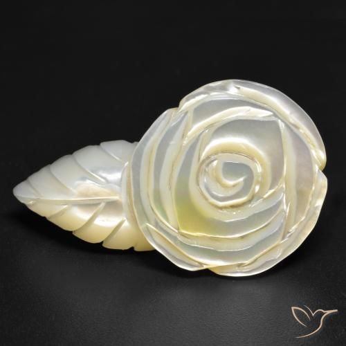 Nacre sculptée de 23,05 ct, 30,4 x 18,7 mm de Chine, Photo A