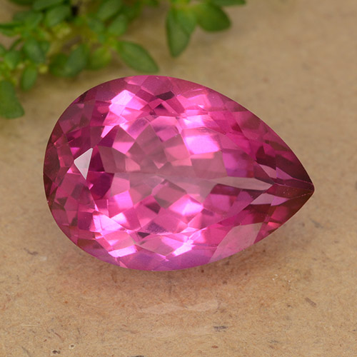 Deep Magenta Mystik Topas Edelstein - 7.1ct Birnen Schliff (ID: 488426)