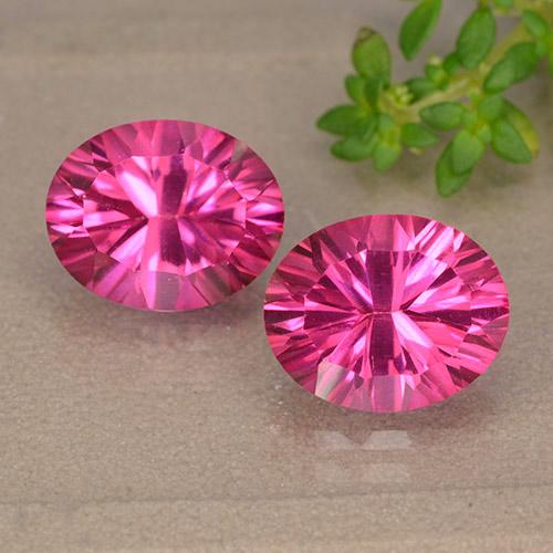 10,1 x 8,1mm Paar ovaler Mystik Topas - Gewicht 6,48 ct gesamt / durchschn. 3,24 ct, Tiefes Magenta Farbe in VVS-VS Reinheit, natürlicher Edelstein, Mohs-Härte 8 Geeignet für den täglichen Gebrauch im Schmuck, Photo A