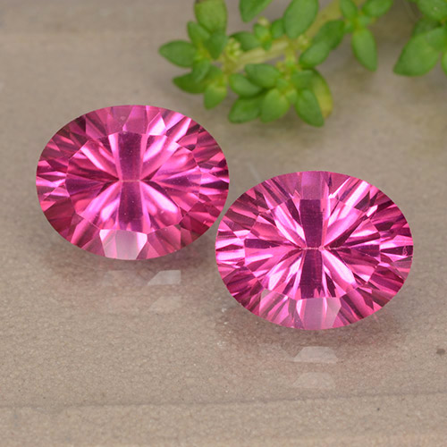 Deep Magenta Topazio mistico Gem - 3.1ct Ovale taglio concavo (ID: 490093)