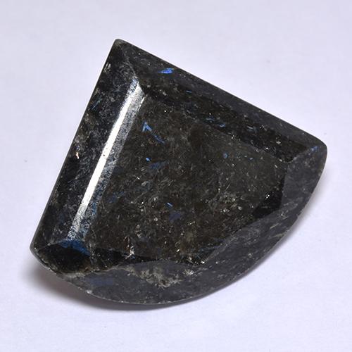Nuummite Gemstone in 28.1 x 23.3 mm Size for Sale, Nuummite Stone in Black Color