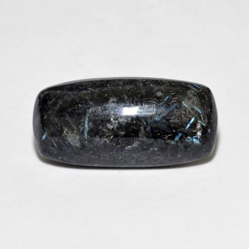 Nuummite Negro Cabujón forma Cojín de 16,6 x 8,1mm de India, peso de 5.74ct, piedra preciosa No tratado de forma natural en claridad Opaco, Nuummite de 1 pieza: el color es Negro con destello azul, dureza Mohs de 5.5 - 6, Photo A
