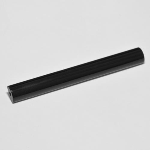 50 x 5,9mm Onice nero half-drilled half cylinder cabochon dal Myanmar, peso di 9,21 ct, pietra preziosa naturale Tinto in purezza Opaque, Onice 1pz - il colore è Nero, durezza Mohs di 6,5 - 7 adatto per gioielli da indossare ogni giorno, Photo A