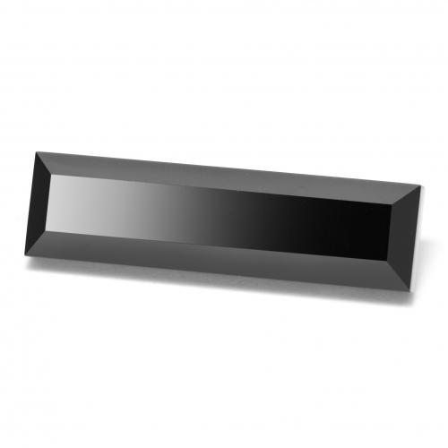 Onice 22,3 x 6,1mm nero Baguette sfaccettata dal Myanmar, peso di 6,22 ct, gemma naturale Tinto in purezza Opaque, 1 pezzo Onice - Colore: Nero, durezza Mohs di 6,5 - 7 adatto per gioielli da indossare ogni giorno, Photo A