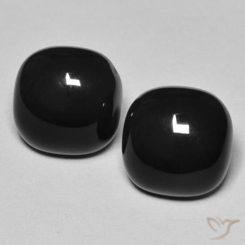 Par de Ónix Forma Cojín a juego de 11 x 11mm - Peso 9,62 ct en total / promedio. 4,81 ct cada uno, color Negro en claridad Opaco, piedra preciosa natural , dureza de Mohs 6.5 - 7 Adecuado para joyas de uso diario, Photo A
