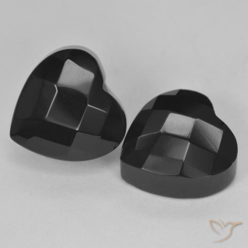 Par de Ónix Corazón a juego de 10,5 x 10,3mm - Peso 8,77 ct en total / promedio. 4,39 ct cada uno, piedra preciosa natural , color Negro con claridad Opaco, dureza Mohs 6.5 - 7 Adecuado para joyas de uso diario, Photo A