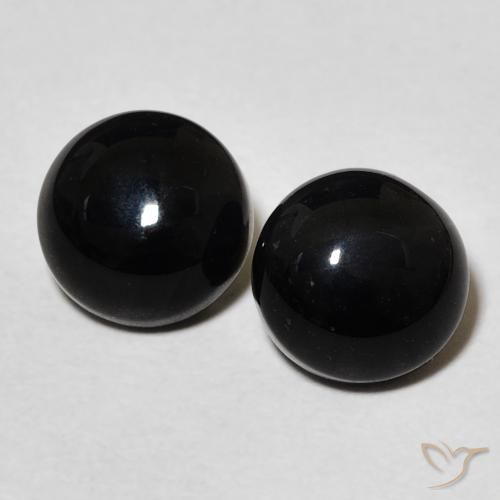 2 piezas de Ónix Negro Circular a juego en tamaño 7,1mm, peso 3 ct en total / promedio. 1,5 ct cada uno, Negro en claridad Opaco, piedra preciosa natural , dureza de Mohs 6.5 - 7 Adecuado para joyas de uso diario, Photo A