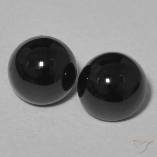 2 Stück/Paar Rund Onyx in Größe 5,6mm, Gewicht 2,36 ct gesamt / durchschnittl. 1,18 ct, Schwarz in Opaque Reinheit, Garantiert natürliche Edelsteine, Mohs-Härte 6,5 - 7 Geeignet für den täglichen Gebrauch im Schmuck, Photo A