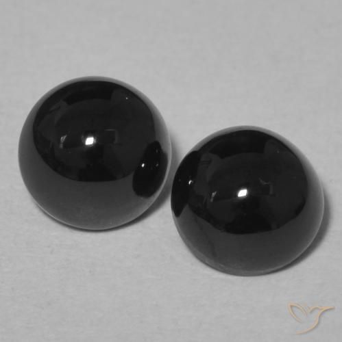 Ónix Circular a juego de 2 piezas en tamaño 5,6mm, peso 2,06 ct en total / promedio. 1,03 ct cada uno, Negro en claridad Opaco, piedra preciosa natural , dureza de Mohs 6.5 - 7 Adecuado para joyas de uso diario, Photo A