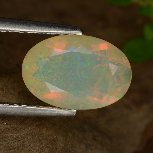 Multicolore Opale Gem - 1.3ct Ovale sfaccettato (ID: 314936)