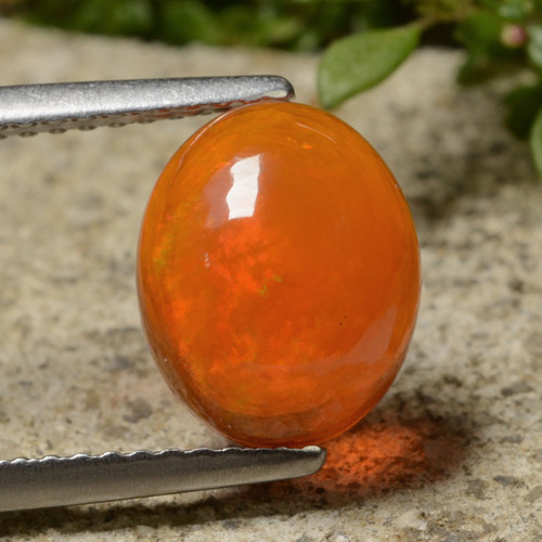 Opale Orange oval cabochon d'Éthiopie, 9,9 x 8,2mm, poids de 1,65 ct, pierre gemme naturelle Fumé de pureté Transparent, 1 pièce d'opale , couleur Orange vif, dureté Mohs de 5.5 à 6.5, Pierre de naissance d'octobre, Photo A