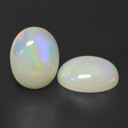 Multicolore Opale Gem - 2.2ct Ovale cabochon (ID: 534249)